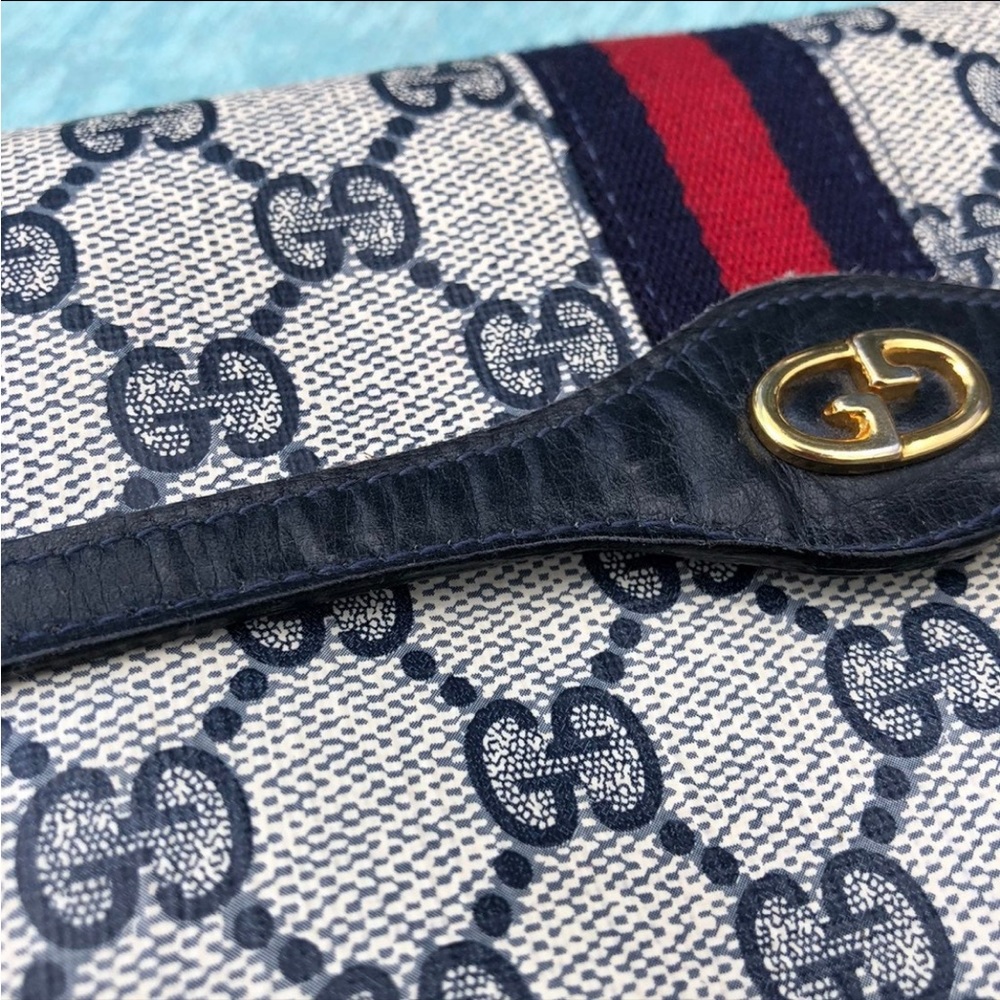 Vintage Gucci mini clutch. - Picture 5 of 6